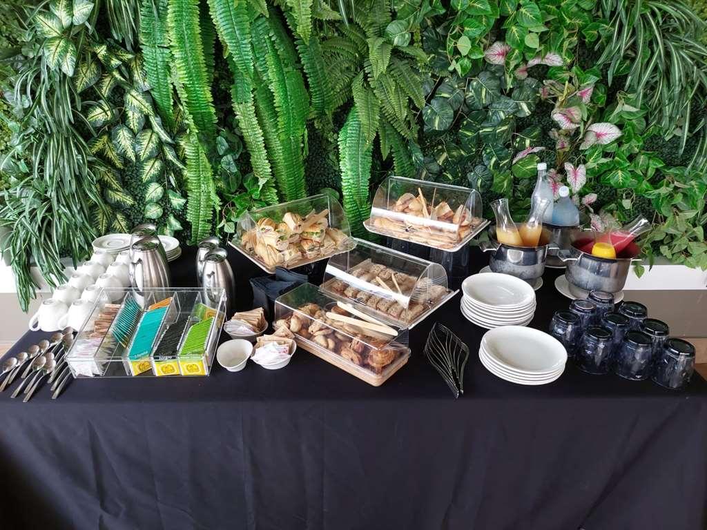 Gran Evenia Panama Hotel Restaurant photo A selection of finger food
